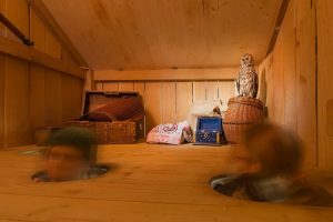 Messebau Aschenbrödel Moritzburg 3HfA Massivholz Möbel Tischlerei Dresden Ausstellungsbau Ladenbau Rosaliehaus