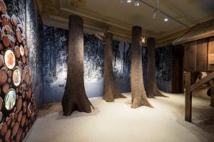 Messebau Aschenbrödel Moritzburg 3HfA Massivholz Möbel Tischlerei Dresden Ausstellungsbau Ladenbau