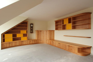 Massivholz-Einbaumöbel aus der Möbeltischlerei Sinnesmagnet in Dresden