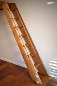 Tischlerei Dresden Hochbett Leiter Eiche nach Maß Einbau Bett mit Aufstieg Hochebene Zwischengeschoss