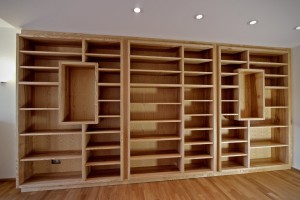 Bibliotheksmöbel Aktenregal aus Holz Raumteiler Massivholzmöbel Tischlerei Sinnesmagnet Möbel Dresden Regaleinbau Schrankwand Büromöbel Praxismöbel