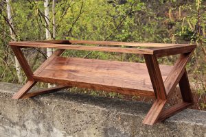 Couchtisch aus Nussbaum Holz massive Möbel nach Maß Tischlerei Dresden