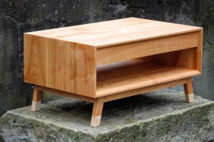 Möbel Dresden aus Holz Maßgefertigter design Couchtisch 50er Jahre Massivholz Kirsche Tischlerei Dresden Einzelanfertigung