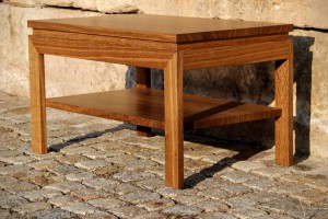 Massivholztisch Couchtisch mit Zeitungsablage Eiche geräuchert Massivholz Möbel Tischlerei Dresden