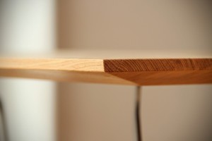 individueller Designertisch maßgefertigt Massivholz Möbel Tischlerei Dresden