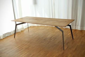 Möbel Dresden Massivholztisch Designer Tisch Wildeiche Stahl Esstisch vom Architekten Massivholz Möbel Tischlerei Dresden Tisch