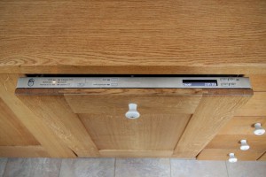 Einbauküche aus Eiche-Massivholz aus der Möbel Tischlerei Dresden