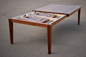 Esstisch aus Massivholz Nussbaum ausziehbar verlängerbar 130x160cm Massivholzmöbel nach Maß Möbel Tischlerei Dresden