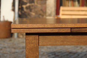 Küchentisch maßgefertigt Holzmuster geräucherte Eiche Massivholz Möbel Tischlerei Dresden