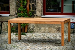 Esstisch massgefertigt Massivholztisch Möbeltischlerei Dresden Ausziehtisch Möbel Kernbuche