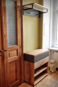 garderobe-aus-massivholz-lakiertes-glas-schuhregal-eiche-rohstahl-tischlerei-dresden-moebel-nach-mass-bauen-lassen