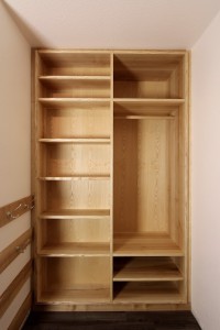 Garderobe Einbaumöbel nach Maß Massivholz Möbel Tischlerei Dresden Nischenmöbel