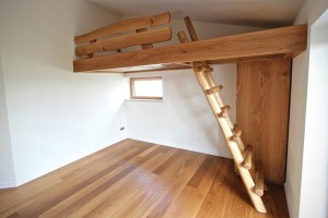 Hochbett bauen lassen Kinder Hochbett nach Maß Leiter aus RobinieDresden Etagenbett Stockbett Massivholz Tischlerei Sinnesmagnet Dresden Eiche Robinie Kinder Schlaf Zimmer