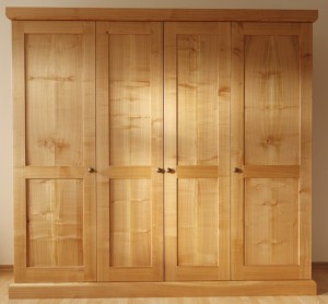 Möbel Dresden Schlafzimmer Kleiderschrank Bio Massivholzmöbel Kirschholz Tischlerei Sinnesmagnet Dresden Maßanfertigung vom Tischler