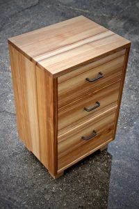 kleine Kommode mit Schubladen Esche Massivholz Möbel nach Maß Tischlerei Dresden