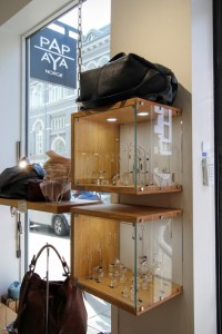 Ladenbau Displayer individuelle Möbel aus Massivholz Tischlerei Dresden