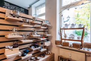 Ladeneinrichtung Biomöbel individueller Ladenbau Dresden Massivholzmöbel Tischlerei Sinnesmagnet