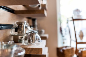 Ladeneinrichtung Displayer aus Holz individueller Ladenbau Dresden Massivholzmöbel Tischlerei Sinnesmagnet