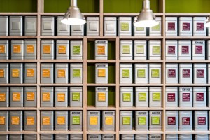 Maßgefertigtes Regal aus Massivholz Ladenbau Dresden Tischlerei