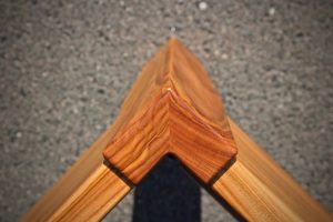 Massivholz Bett Tischlerei Dresden Sinnesmagnet Möbel nach Maß Holzmuster Rüster Ulme Ehebett Doppelbett