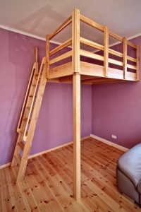 Massivholz Hochbett bauen lassen Dresden Hochebene nach Maß Holzleiter Möbel Tischlerei Dresden