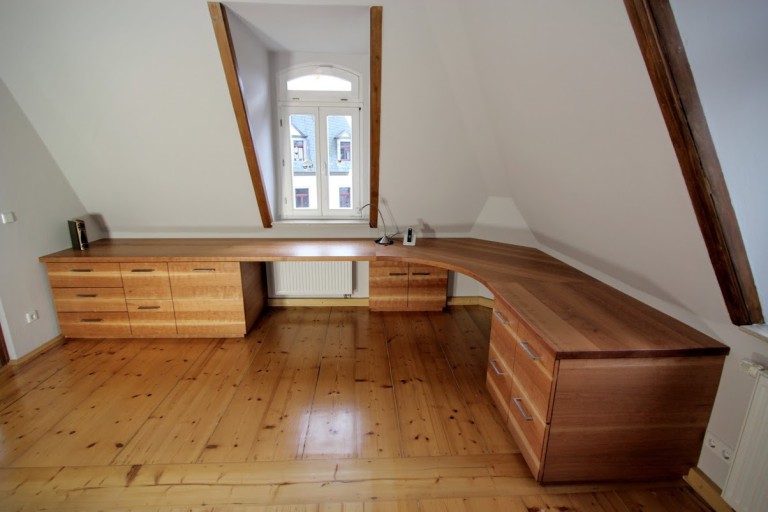 "Schreibtischlandschaft" aus amerikanischer Kirsche - Sinnesmagnet