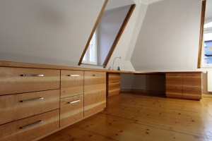 Maßgefertigter Schreibtisch Massivholzmöbel Tischlerei Dresden Massivholztisch Praxismöbel Naturholz