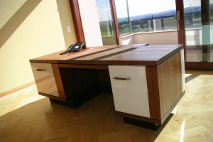 Maßgefertigter Schreibtisch Arztpraxis Möbel Tischlerei Dresden
