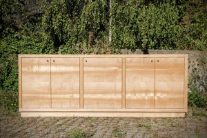Sideboard aus Massivholz-Möbel aus Dresden Schreinerei Sinnesmagnet