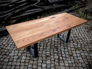 Massivholz Tisch aus Asteiche Wildeiche Rohstahl Tischbeine Möbel Tischlerei Dresden Schreinerei