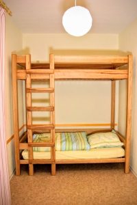 tischlerei-massivholz-kinder-bett-dresden-hochbett-etagenbett-stockbett-kerbuche