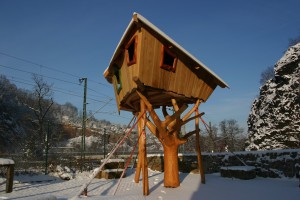 Kindergarten Möbel Tischlerei Sinnesmagnet Baumhaus Kinder Spielplatz Haus Robinie Dresden Esskastanie Robinie Eiche