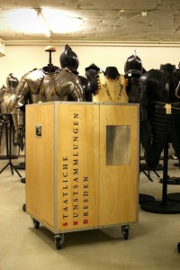 Transportkiste Kunst Ausstellung Event Rollcontainer Holz Werkstatt Dresden