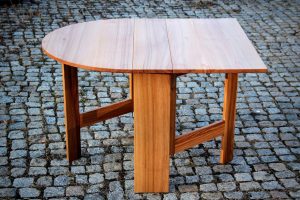 Tischverlängerung Klapptisch runder Beistelltisch Massiv-Holz Möbel Tischlerei Dresden Möbel nach Maß Tisch