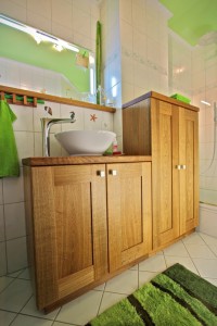 Spa individueller Waschtisch nach Maß Massivholzmöbel Badmöbel aus Holz geräucherte Eiche Tischlerei Dresden Möbel vom Schreiner