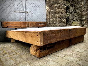 Bett aus alten Eiche-Balken Möbel Tischlerei Dresden