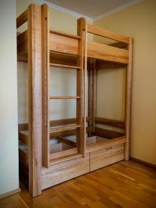 Kinder Stockbett mit großen Schubkästen viel Stauraum in Bettlade