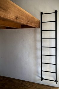 Design-Hochbett mit Leiter aus Stahl Industriedesign Eiche Möbel Tischlerei Dresden