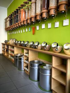 Waren-Auslage-Regal für Quäntchen - Verpackungsfrei einkaufen; aus Birke-Sperrholz