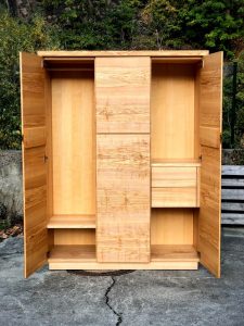 Schrank aus Massivholz Möbel Dresden