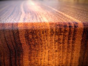 Holzmuster amerikanischer Nussbaum Hirnholz Stirnholz Splintholz Kernholz