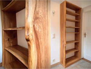 Bücherregal aus Eiche reliefartig ausgearbeitetes Holz