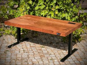 Schreibtisch höhenverstellbar auf Maß