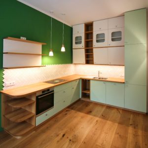 Küchen-Arbeitsplatte Massivholz und farbig lackierte Küchen aus Dresden