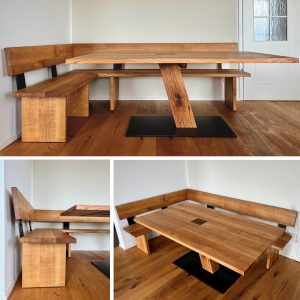 Tisch mit Mittelfuss und Eckbank aus Eiche