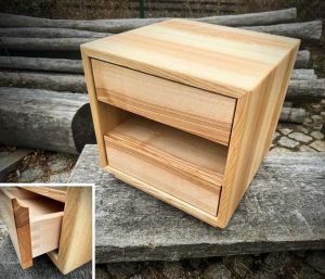 Nachttisch mit Schubladen aus der Massivholz-Tischlerei-Dresden